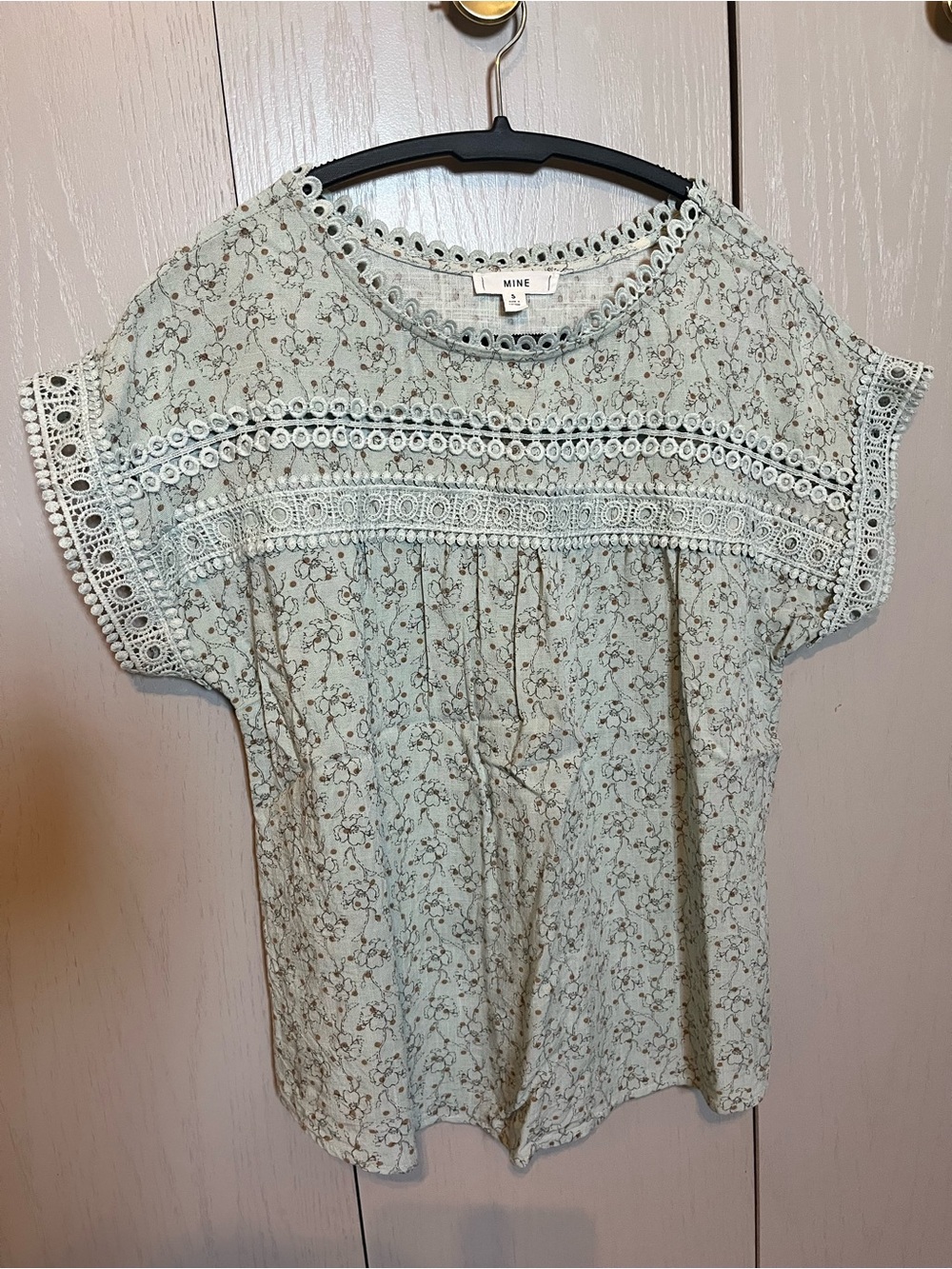 MINE Mint Green Floral Crochet-Trim Short Sleeve Blouse